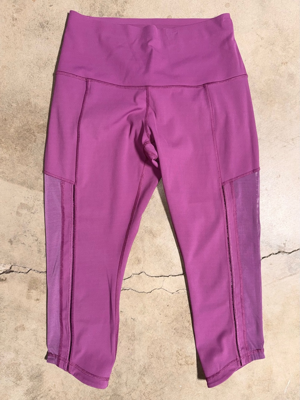 Lululemon workout leggings size 8
